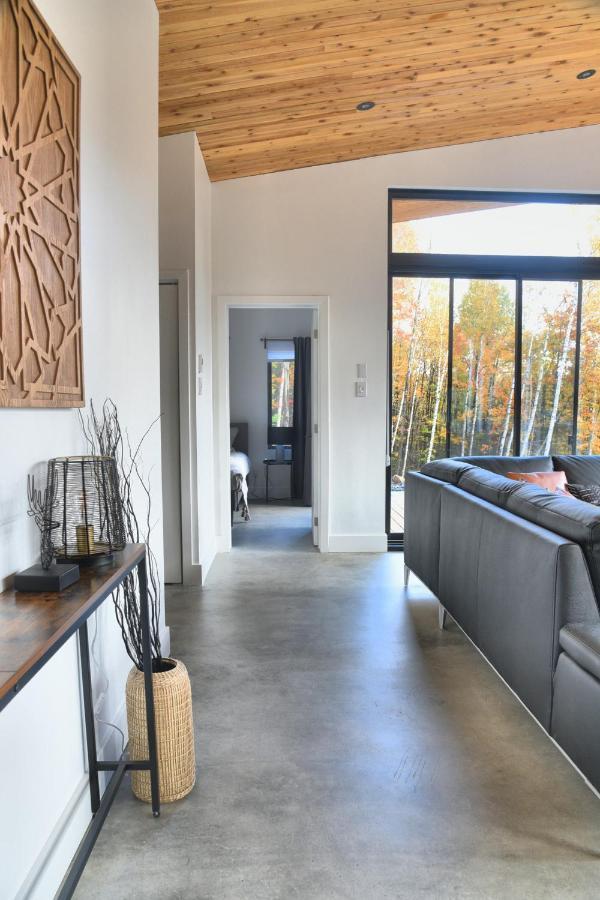 Kallm-Mont-Tremblant Chalet With Hot Tub, Pond & Beach On Private 7Acre Estate Lac Superieur Exterior photo