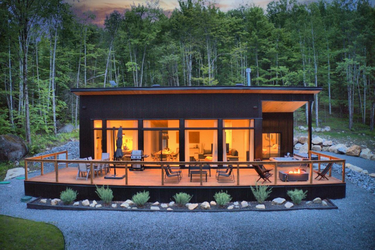 Kallm-Mont-Tremblant Chalet With Hot Tub, Pond & Beach On Private 7Acre Estate Lac Superieur Exterior photo